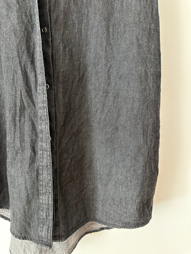 CHEAP MONDAY - SLEEVLESS DENIM SHIRT - WASHED BLACK - S-Shirts-UPTOWN VINTAGE-UPTOWN LOCAL