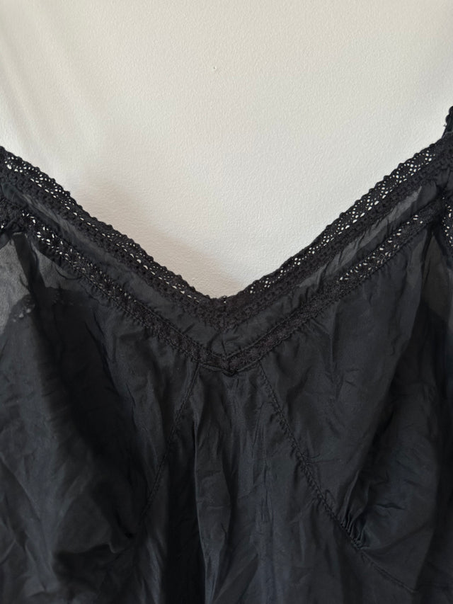 COUNTRY ROAD - SILK CAMI TOP - BLACK - M-Shirts-UPTOWN VINTAGE-UPTOWN LOCAL