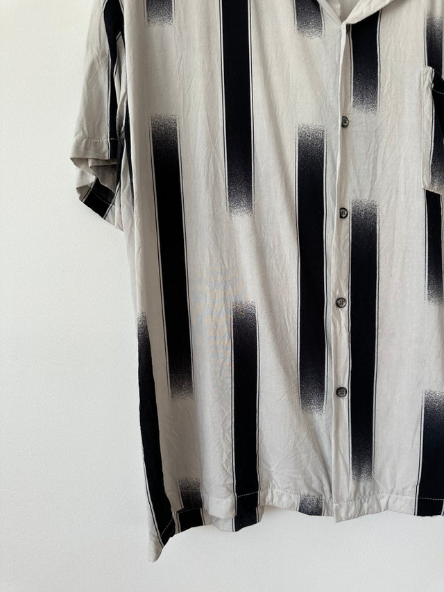 DOUBLE RAINBOUU - STRIPE PTINT S/S SHIRT - WHITE / BLACK - M-Shirts-UPTOWN VINTAGE-UPTOWN LOCAL