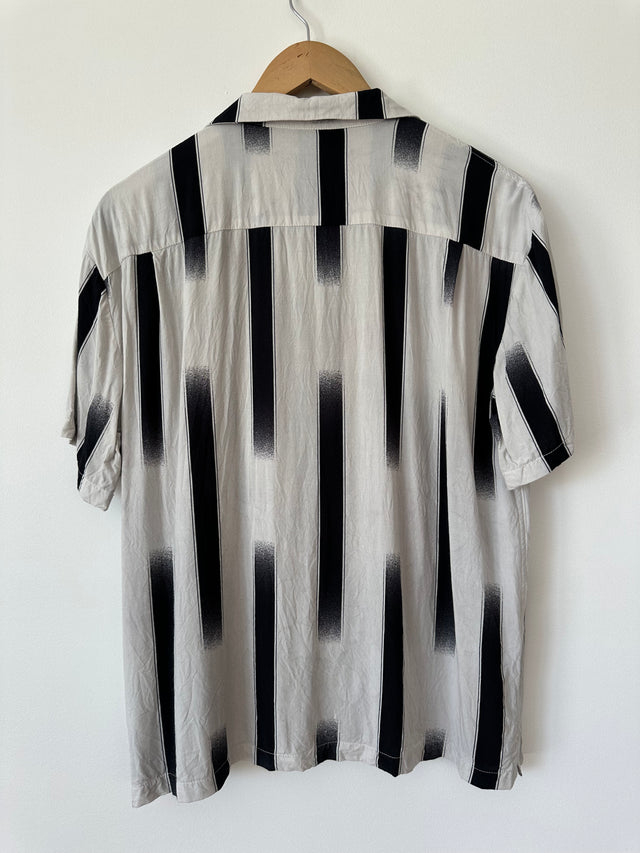 DOUBLE RAINBOUU - STRIPE PTINT S/S SHIRT - WHITE / BLACK - M-Shirts-UPTOWN VINTAGE-UPTOWN LOCAL