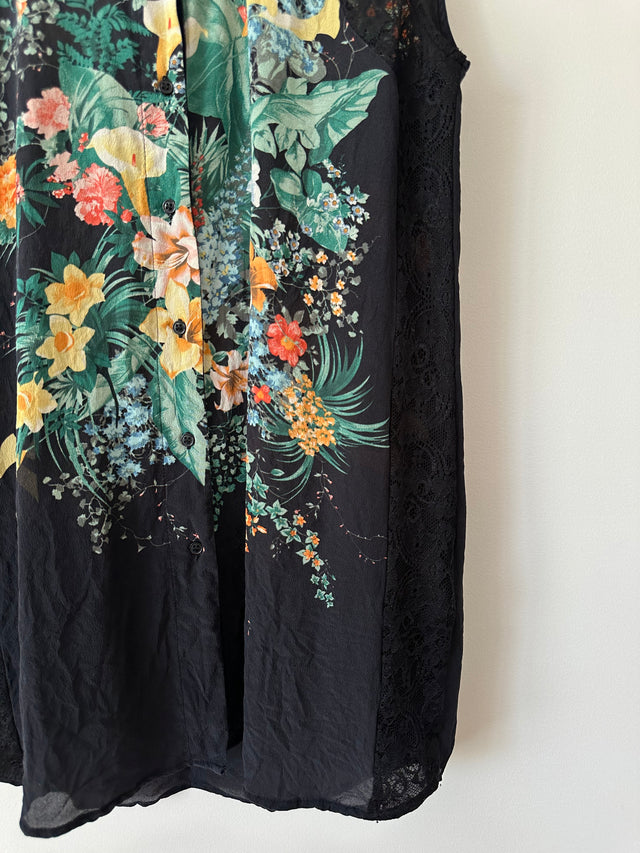 SANDRO - SILK PRINT W-LACE DETAIL S/L SHIRT - BLACK / MULTI - 2 / M-Shirts-UPTOWN VINTAGE-UPTOWN LOCAL