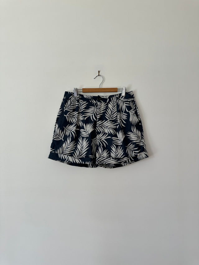 VANISHING ELEPHANT - PALM PRINT PLEAT COTTON SHORTS - NAVY / WHITE - 10-Shorts-UPTOWN VINTAGE-UPTOWN LOCAL