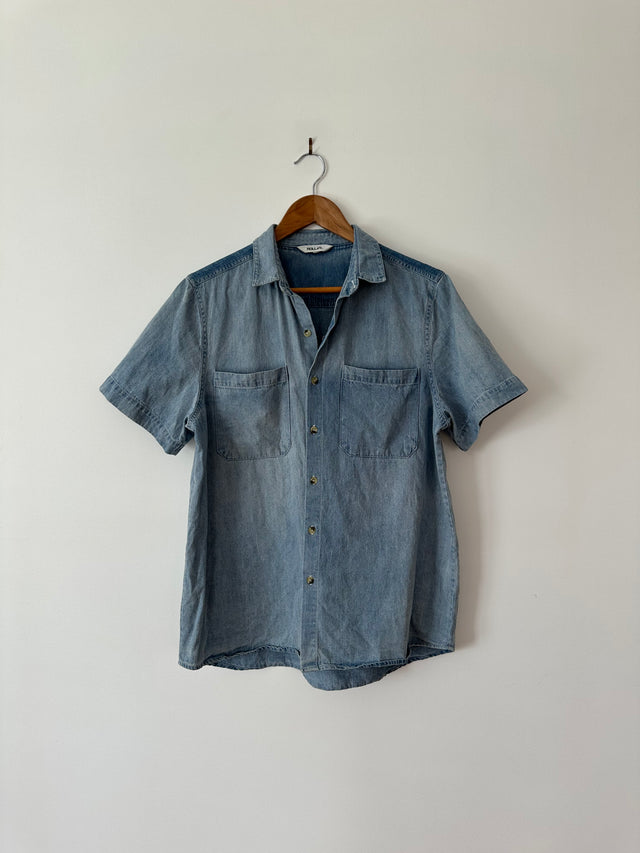 ROLLAS - SHORT SLEEVE DENIM SHIRT - WASHED BLUE - 8/S-Shirts-UPTOWN VINTAGE-UPTOWN LOCAL