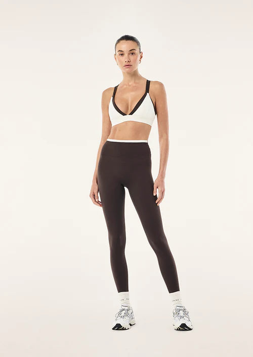 PE NATION - Activate Sports Bra - Coffee