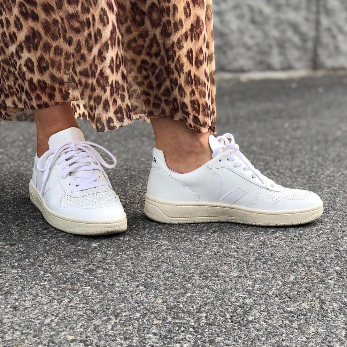 Veja v10 2025 extra white